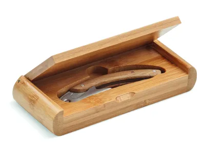 fotografia Nóż kelnerski z bambusem