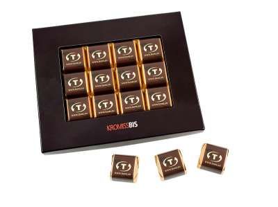 fotografia ZESTAW 12 CZEKOLADEK Z KLASĄ