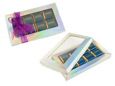 fotografia 8 CZEKOLADEK Z KLASĄ W PUDEŁKU Z KOKARDĄ