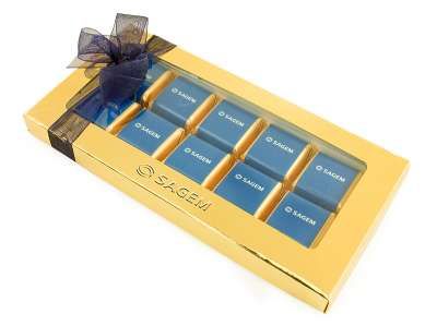 fotografia 10 CZEKOLADEK Z KLASĄ W PUDEŁKU Z KOKARDĄ