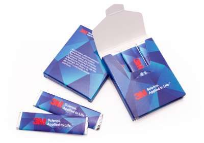 fotografia 9 GUM W LISTKACH W PUDEŁKU KARTONOWYM