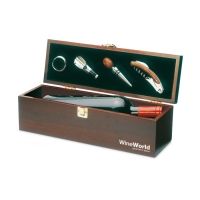 fotografia Drewniane pudełko na wino Costières